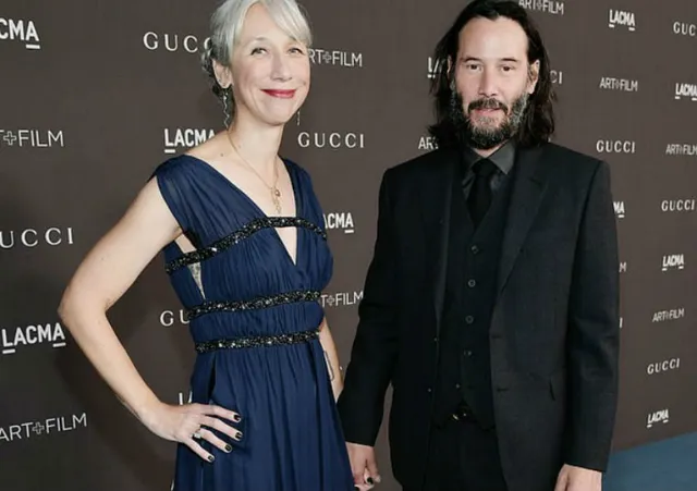 Keanu Reeves lần đầu công khai bạn gái - Ảnh 1.