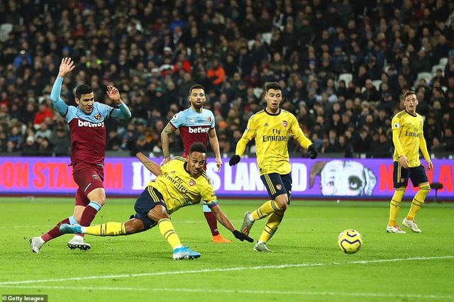 West Ham 1-3 Arsenal: 10 phút bùng nổ, ngược dòng ngoạn mục! - Ảnh 3.