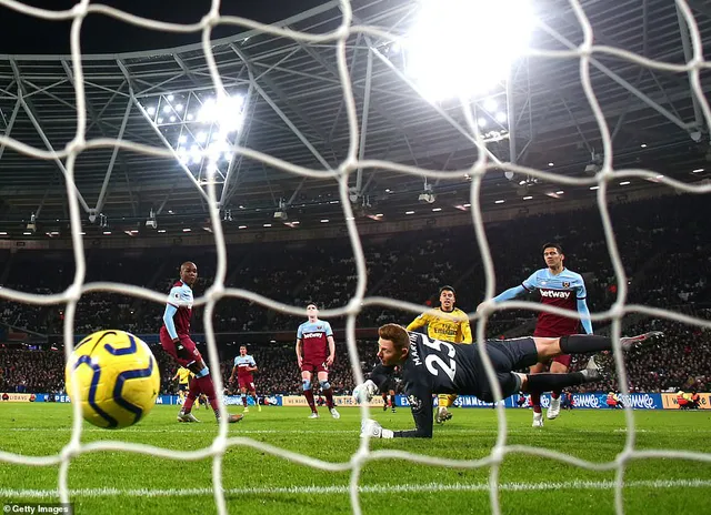 West Ham 1-3 Arsenal: 10 phút bùng nổ, ngược dòng ngoạn mục! - Ảnh 1.