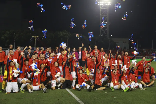 Những hình ảnh không thể nào quên trong lần đầu tiên bóng đá nam Việt Nam lên đỉnh SEA Games - Ảnh 11.