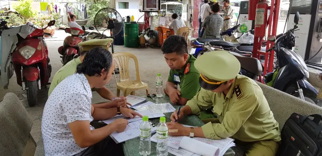 Bình Dương: 4 doanh nghiệp kinh doanh xăng dầu bị tước giấy chứng nhận - Ảnh 1.