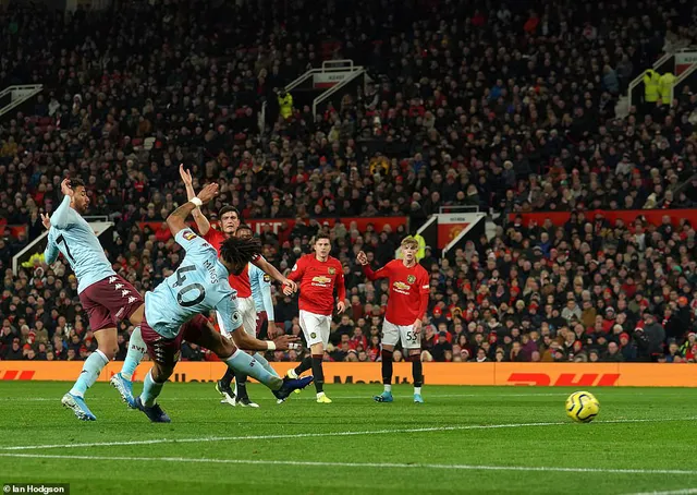 Man Utd 2-2 Aston Villa: Rượt đuổi tỷ số, chia điểm kịch tính - Ảnh 2.