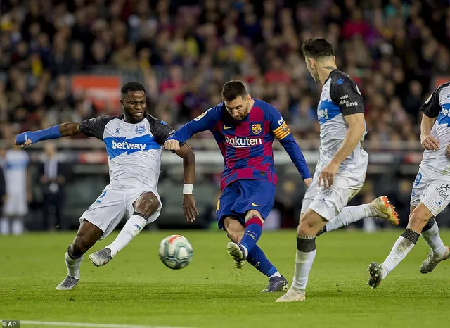 Hàng công bùng nổ, Barcelona thắng đậm Alaves - Ảnh 3.