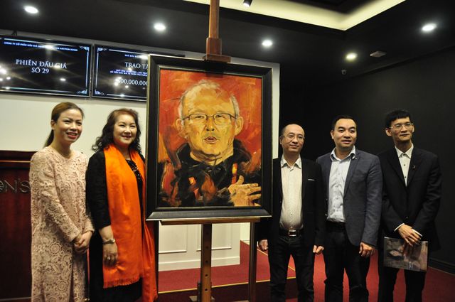 Đấu giá bức tranh về HLV Park Hang Seo, ủng hộ 500 triệu đồng cho Quỹ Tấm lòng Việt - Ảnh 2.