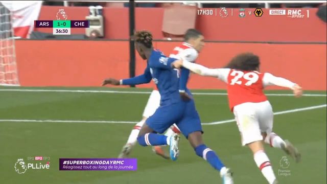 Chelsea đã bị trọng tài cướp trắng 1 quả penalty như thế nào? - Ảnh 1.