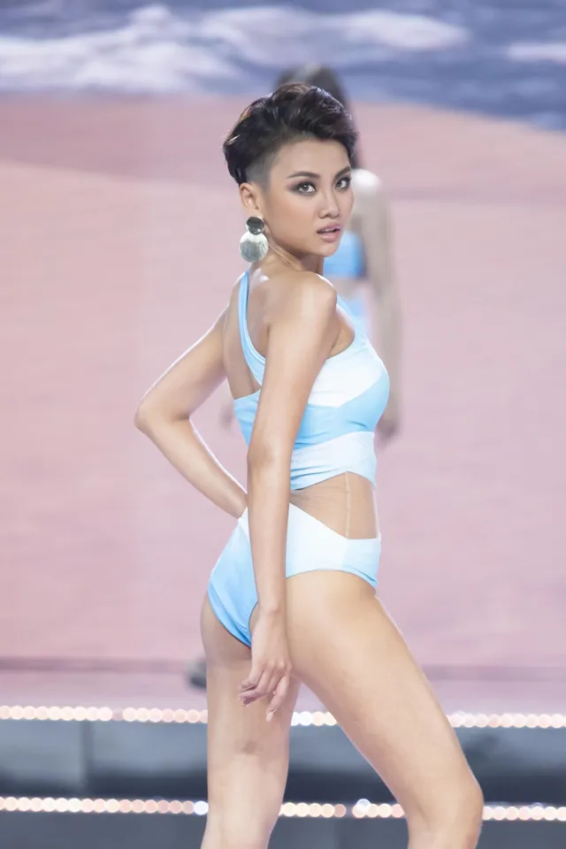 Màn trình diễn bikini nóng bỏng tại Bán kết Hoa hậu Hoàn vũ Việt Nam 2019 - Ảnh 8.