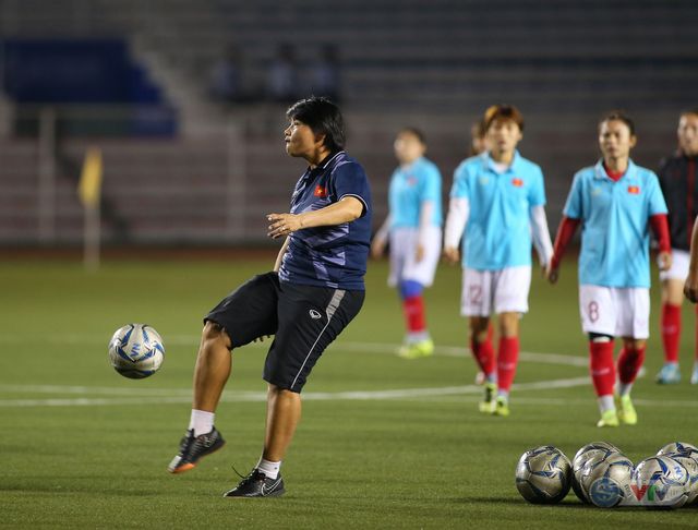 ẢNH: ĐT nữ Việt Nam rèn quân, quyết thắng Thái Lan trận chung kết SEA Games 30 - Ảnh 2.