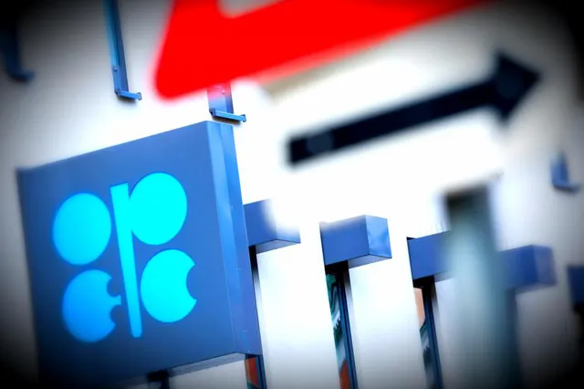 OPEC+ cam kết không tăng giá dầu - Ảnh 1.