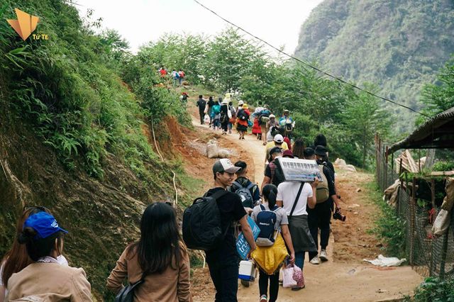 Hành trình “Gieo sách – Gieo yêu thương” của CLB Chủ nhật yêu thương - Ảnh 6.