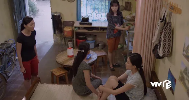 Những cô gái trong thành phố - Tập 14: Mai qua đêm với Tùng trước khi về quê lấy chồng già trừ nợ - Ảnh 5. Những cô gái trong thành phố - Tập 14: Mai qua đêm với Tùng trước khi về quê lấy chồng già trừ nợ - Ảnh 5.
