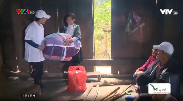 Kiều bào tại Thuỵ Sỹ tặng 100 suất quà cho người nghèo tại Lào Cai - Ảnh 2.
