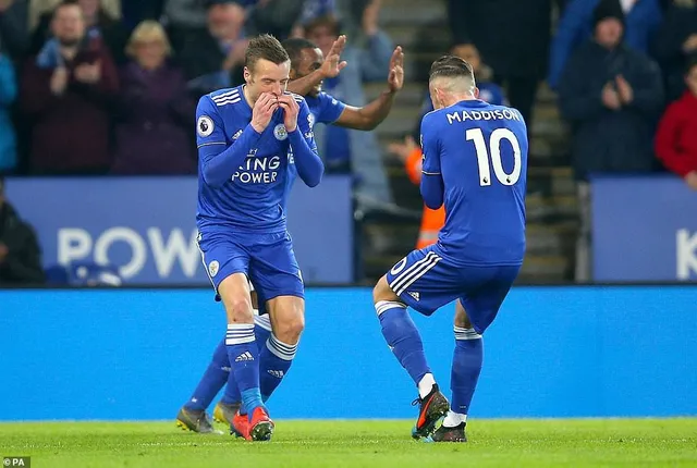 Kết quả vòng 28 Ngoại hạng Anh sáng 27/2: Leicester City thắng kịch tính Brighton, Huddersfield có 3 điểm quan trọng - Ảnh 3.