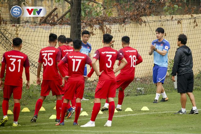 ẢNH: U23 Việt Nam cấp tốc tập luyện chuẩn bị giao hữu - Ảnh 9.