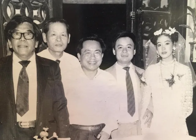 Sau 32 năm, NSƯT Chiều Xuân hé lộ hình ảnh đám cưới  - Ảnh 1.