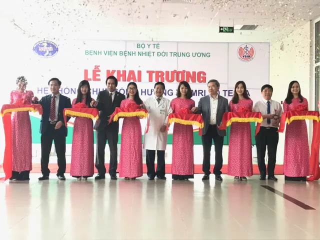 Thêm kỹ thuật cao trong chẩn đoán và điều trị bệnh truyền nhiễm - Ảnh 1. Thêm kỹ thuật cao trong chẩn đoán và điều trị bệnh truyền nhiễm - Ảnh 1.