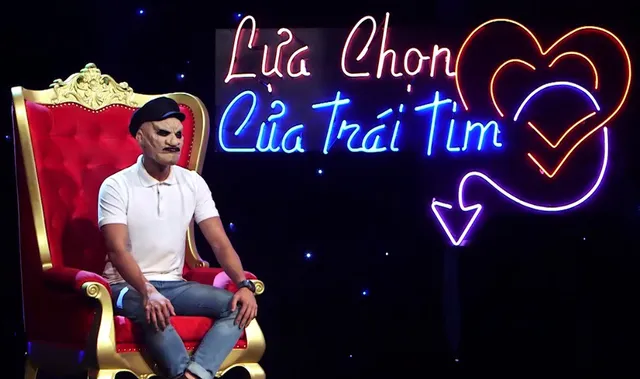 Lựa chọn của trái tim mùa 2: Trai đa tình đeo mặt nạ tìm người hơn tuổi hẹn hò - Ảnh 1.