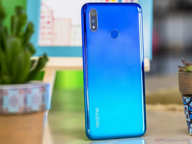 Sau Ấn Độ, Realme 3 ra mắt tại Việt Nam ngày 4/4 - Ảnh 1.