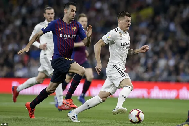 Siêu kinh điển: Barcelona thắng tối thiểu Real Madrid tại Bernabeu - Ảnh 3. Siêu kinh điển: Barcelona thắng tối thiểu Real Madrid tại Bernabeu - Ảnh 3.