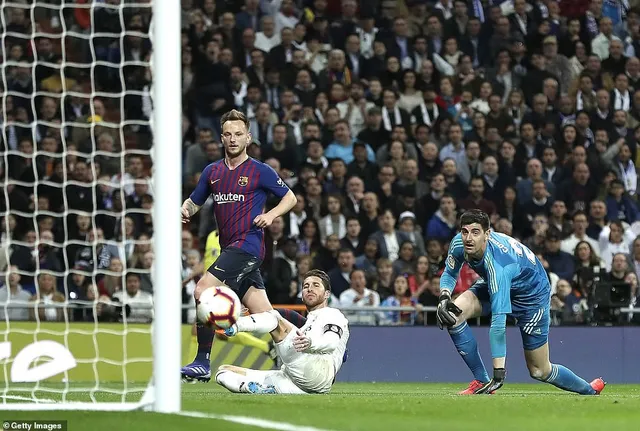 Siêu kinh điển: Barcelona thắng tối thiểu Real Madrid tại Bernabeu - Ảnh 4. Siêu kinh điển: Barcelona thắng tối thiểu Real Madrid tại Bernabeu - Ảnh 4.