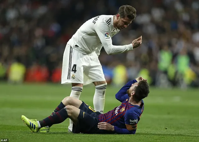 Siêu kinh điển: Barcelona thắng tối thiểu Real Madrid tại Bernabeu - Ảnh 5. Siêu kinh điển: Barcelona thắng tối thiểu Real Madrid tại Bernabeu - Ảnh 5.