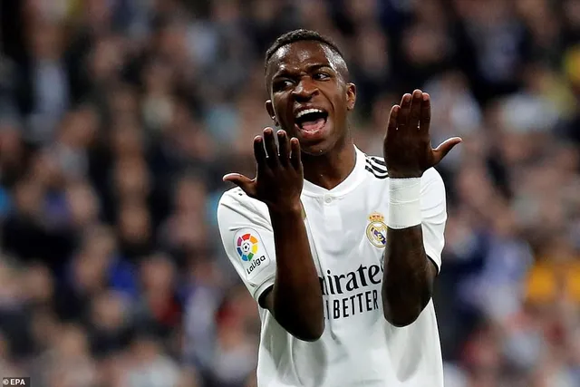 Siêu kinh điển: Barcelona thắng tối thiểu Real Madrid tại Bernabeu - Ảnh 7. Siêu kinh điển: Barcelona thắng tối thiểu Real Madrid tại Bernabeu - Ảnh 7.