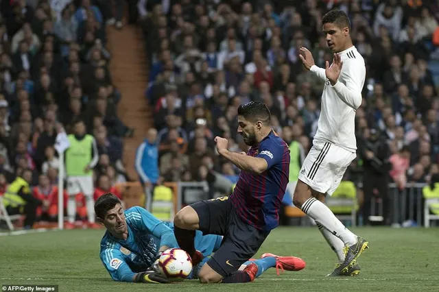 Siêu kinh điển: Barcelona thắng tối thiểu Real Madrid tại Bernabeu - Ảnh 10. Siêu kinh điển: Barcelona thắng tối thiểu Real Madrid tại Bernabeu - Ảnh 10.