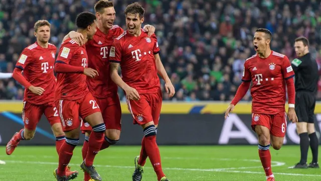 Kết quả bóng đá châu Âu rạng sáng 3/3: Barcelona thắng tối thiểu Real, Roma thua đậm Lazio, Bayern Munich thắng ấn tượng Mönchengladbach - Ảnh 8. Kết quả bóng đá châu Âu rạng sáng 3/3: Barcelona thắng tối thiểu Real, Roma thua đậm Lazio, Bayern Munich thắng ấn tượng Mönchengladbach - Ảnh 8.