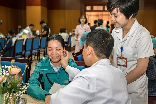 Bật mí cách giữ mãi nét thanh xuân cho chị em từ chuyên gia da liễu - Ảnh 2.