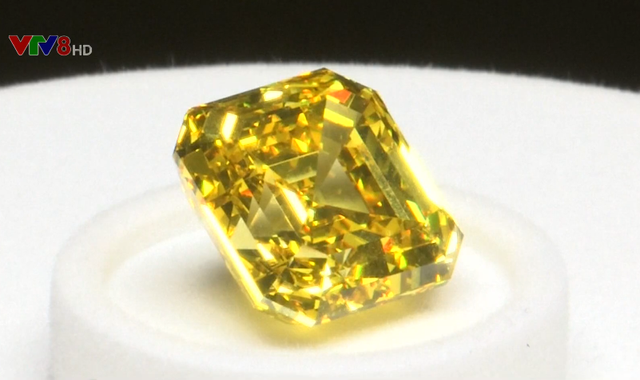 Khai thác viên kim cương khủng gần 100 carat tại Nga - Ảnh 2.