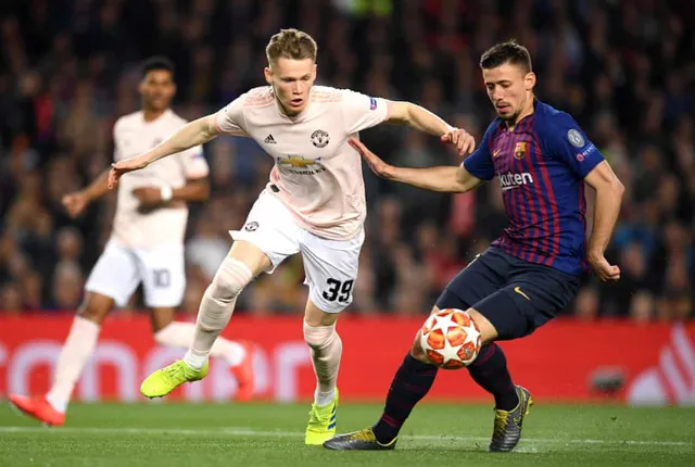 ẢNH: Messi lập cú đúp, Barcelona thắng hủy diệt Man Utd - Ảnh 2.