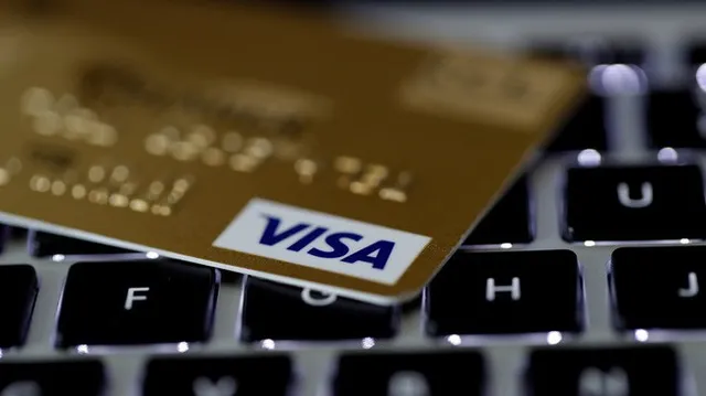 Visa thử nghiệm dịch vụ rút tiền mặt tại các quầy thanh toán ở Nga - Ảnh 1.