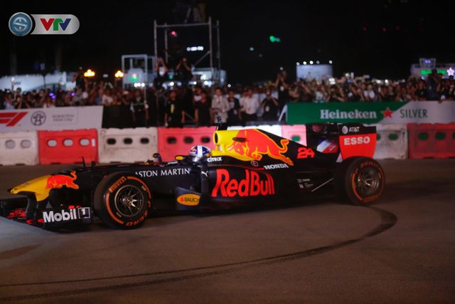 Khởi động F1 Việt Nam GP 2020: Ấn tượng với màn trình diễn sôi động - Ảnh 7.