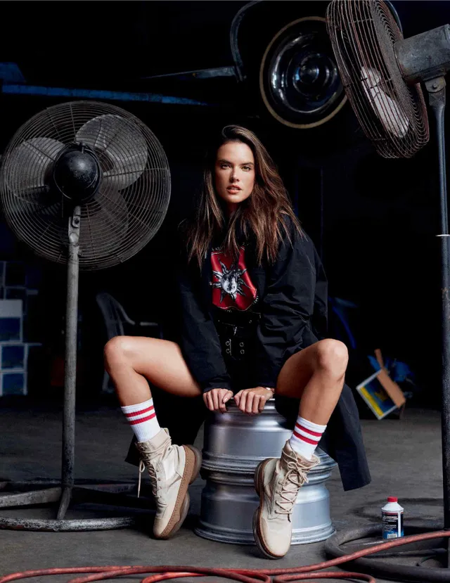 Alessandra Ambrosio trên Elle tháng 4/2019 - Mạnh mẽ và dữ dội - Ảnh 16.