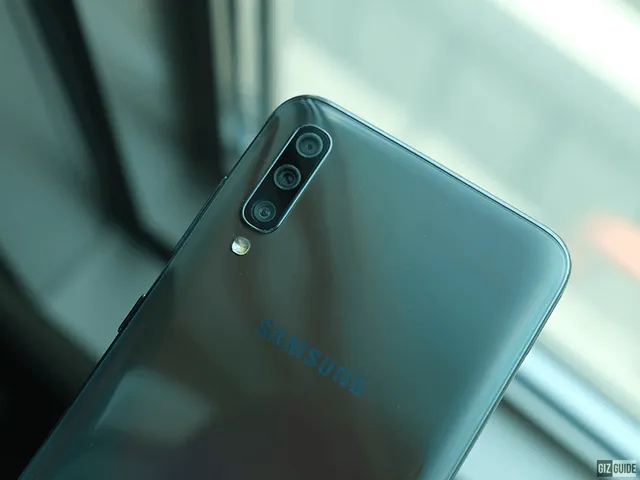 Samsung trình làng Galaxy A70 màn hình siêu lớn, giá 9,3 triệu đồng - Ảnh 2. Samsung trình làng Galaxy A70 màn hình siêu lớn, giá 9,3 triệu đồng - Ảnh 2.