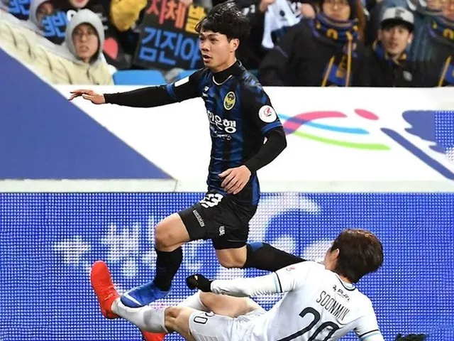 Thi đấu trọn 90 phút, Công Phượng không thể cứu Incheon United khỏi thất bại - Ảnh 2.