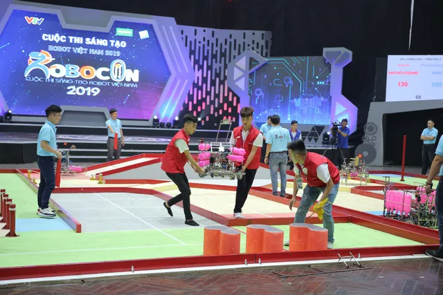 Robocon Việt Nam 2019: Nghẹt thở đến những giây cuối cùng - Ảnh 1.