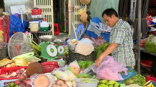 Xử lý nghiêm các hành vi định giá bán hàng hóa thiết yếu bất hợp lý - Ảnh 2. Xử lý nghiêm các hành vi định giá bán hàng hóa thiết yếu bất hợp lý - Ảnh 2.