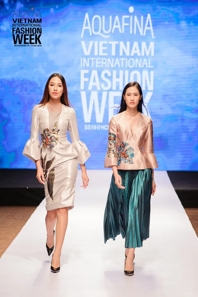 Nhiều NTK, thương hiệu thời trang đình đám tham dự Tuần lễ thời trang quốc tế Việt Nam Xuân - Hè 2019 - Ảnh 7. Nhiều NTK, thương hiệu thời trang đình đám tham dự Tuần lễ thời trang quốc tế Việt Nam Xuân - Hè 2019 - Ảnh 7.