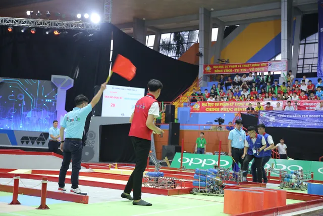 Robocon Việt Nam 2019: Xây dựng bất ngờ vượt qua người anh em Bách khoa - Ảnh 4. Robocon Việt Nam 2019: Xây dựng bất ngờ vượt qua người anh em Bách khoa - Ảnh 4.