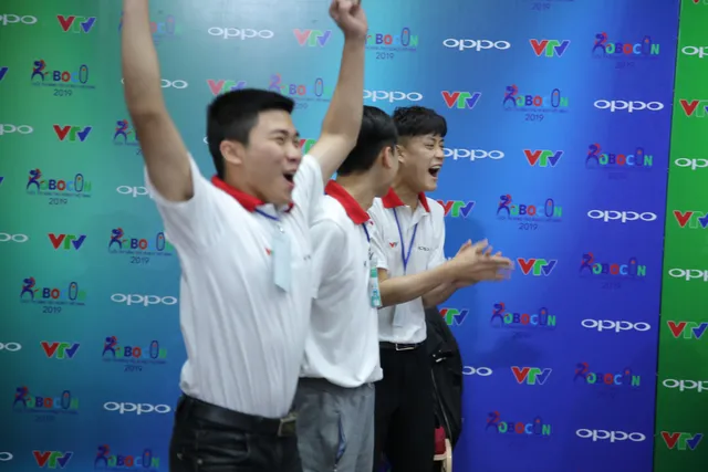Robocon Việt Nam 2019: Xây dựng bất ngờ vượt qua người anh em Bách khoa - Ảnh 7. Robocon Việt Nam 2019: Xây dựng bất ngờ vượt qua người anh em Bách khoa - Ảnh 7.