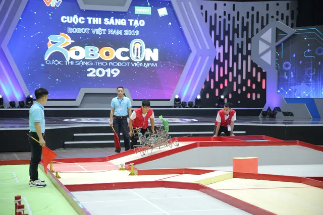 Robocon Việt Nam 2019: Xây dựng bất ngờ vượt qua người anh em Bách khoa - Ảnh 8. Robocon Việt Nam 2019: Xây dựng bất ngờ vượt qua người anh em Bách khoa - Ảnh 8.