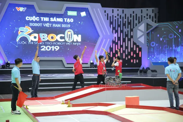 Robocon Việt Nam 2019: Xây dựng bất ngờ vượt qua người anh em Bách khoa - Ảnh 10. Robocon Việt Nam 2019: Xây dựng bất ngờ vượt qua người anh em Bách khoa - Ảnh 10.
