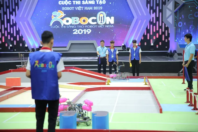 Robocon Việt Nam 2019: Xây dựng bất ngờ vượt qua người anh em Bách khoa - Ảnh 13. Robocon Việt Nam 2019: Xây dựng bất ngờ vượt qua người anh em Bách khoa - Ảnh 13.