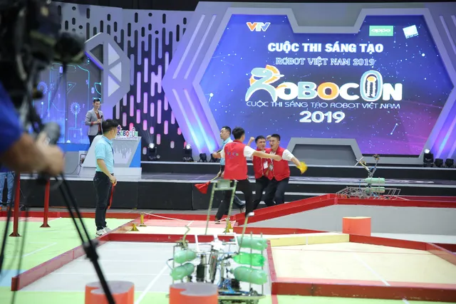 Robocon Việt Nam 2019: Xây dựng bất ngờ vượt qua người anh em Bách khoa - Ảnh 19.