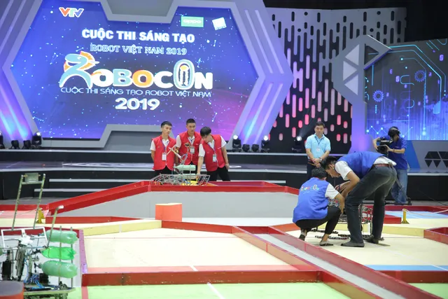 Robocon Việt Nam 2019: Xây dựng bất ngờ vượt qua người anh em Bách khoa - Ảnh 21. Robocon Việt Nam 2019: Xây dựng bất ngờ vượt qua người anh em Bách khoa - Ảnh 21.