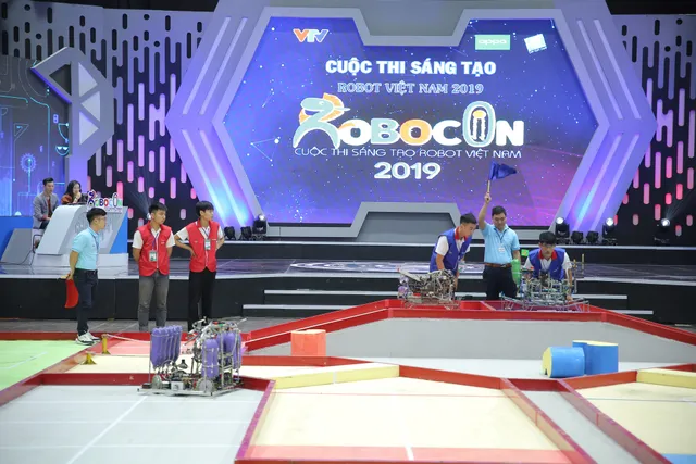 Robocon Việt Nam 2019: Xây dựng bất ngờ vượt qua người anh em Bách khoa - Ảnh 29. Robocon Việt Nam 2019: Xây dựng bất ngờ vượt qua người anh em Bách khoa - Ảnh 29.