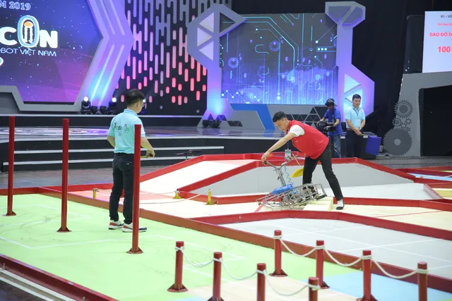 Robocon Việt Nam 2019: Xây dựng bất ngờ vượt qua người anh em Bách khoa - Ảnh 30. Robocon Việt Nam 2019: Xây dựng bất ngờ vượt qua người anh em Bách khoa - Ảnh 30.