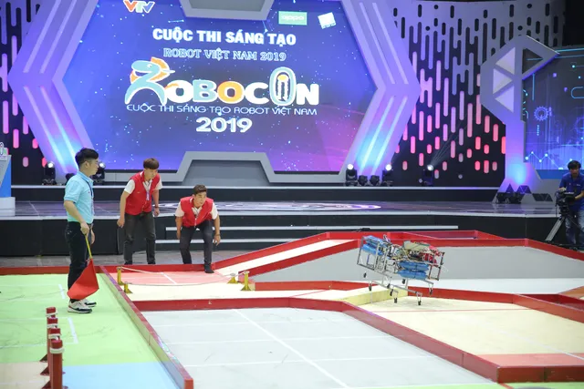 Robocon Việt Nam 2019: Xây dựng bất ngờ vượt qua người anh em Bách khoa - Ảnh 32. Robocon Việt Nam 2019: Xây dựng bất ngờ vượt qua người anh em Bách khoa - Ảnh 32.