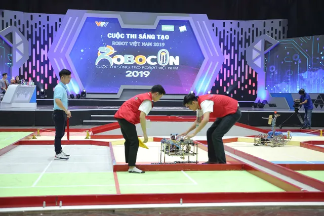 Robocon Việt Nam 2019: Xây dựng bất ngờ vượt qua người anh em Bách khoa - Ảnh 46. Robocon Việt Nam 2019: Xây dựng bất ngờ vượt qua người anh em Bách khoa - Ảnh 46.