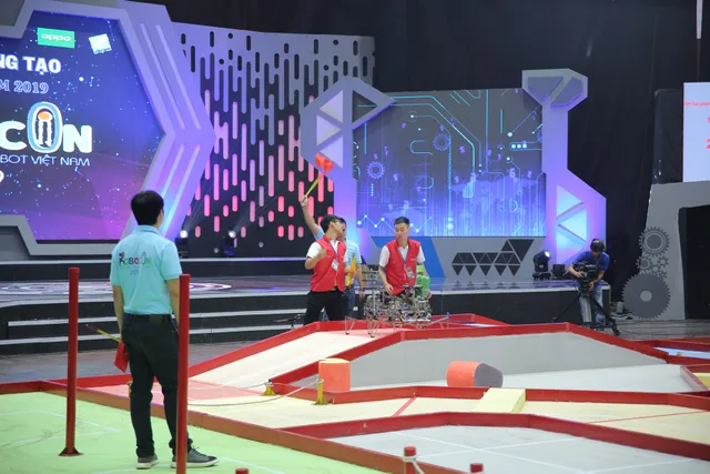 Robocon Việt Nam 2019: Xây dựng bất ngờ vượt qua người anh em Bách khoa - Ảnh 57. Robocon Việt Nam 2019: Xây dựng bất ngờ vượt qua người anh em Bách khoa - Ảnh 57.
